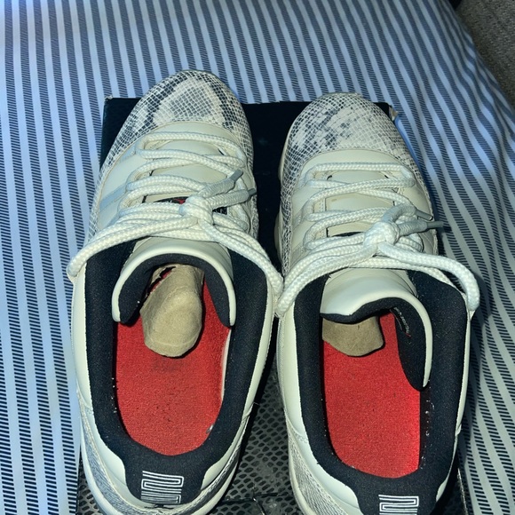 jordan 11 low snake light bone - Picture 5 of 6